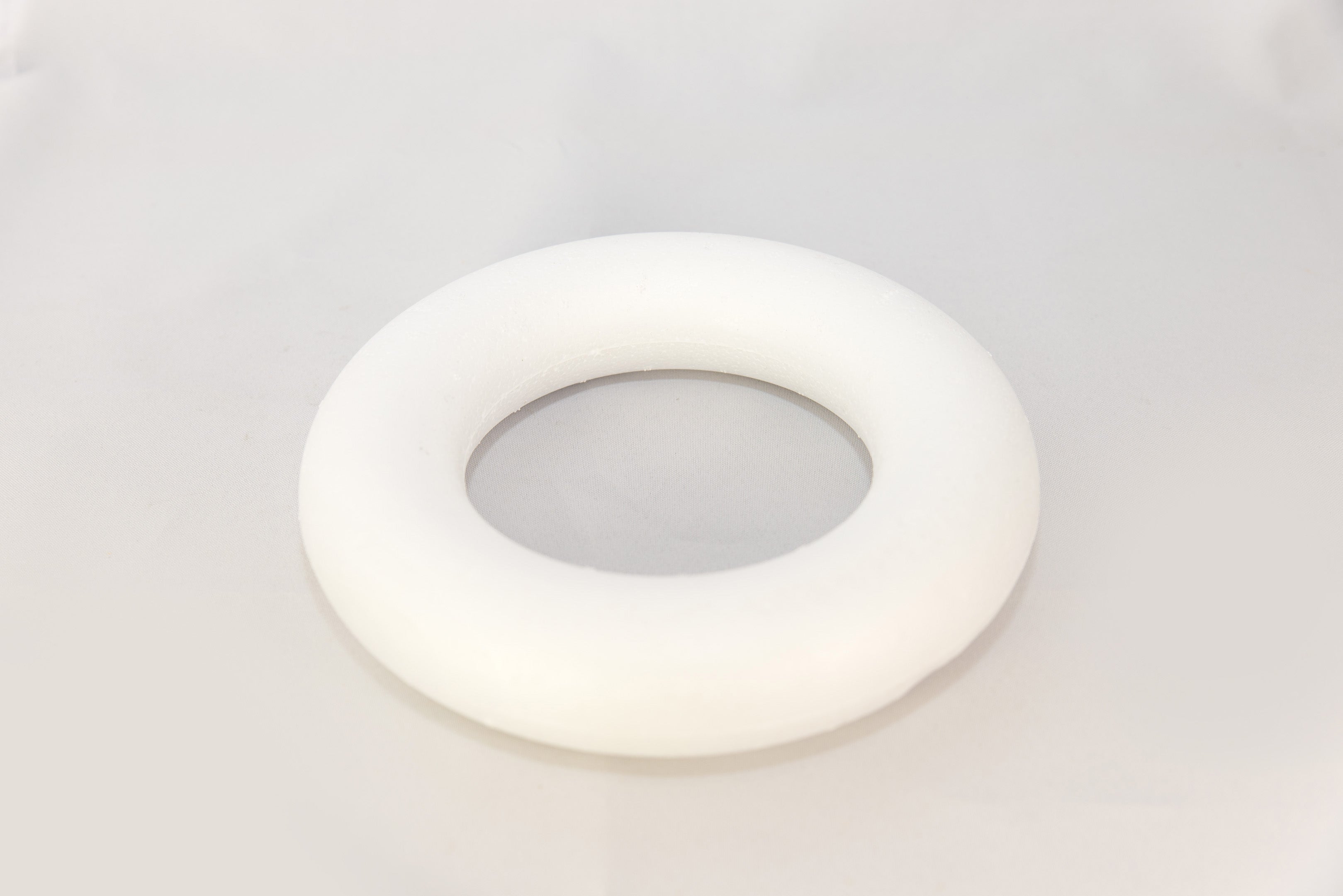 Polystyrénový věneček - 22 cm