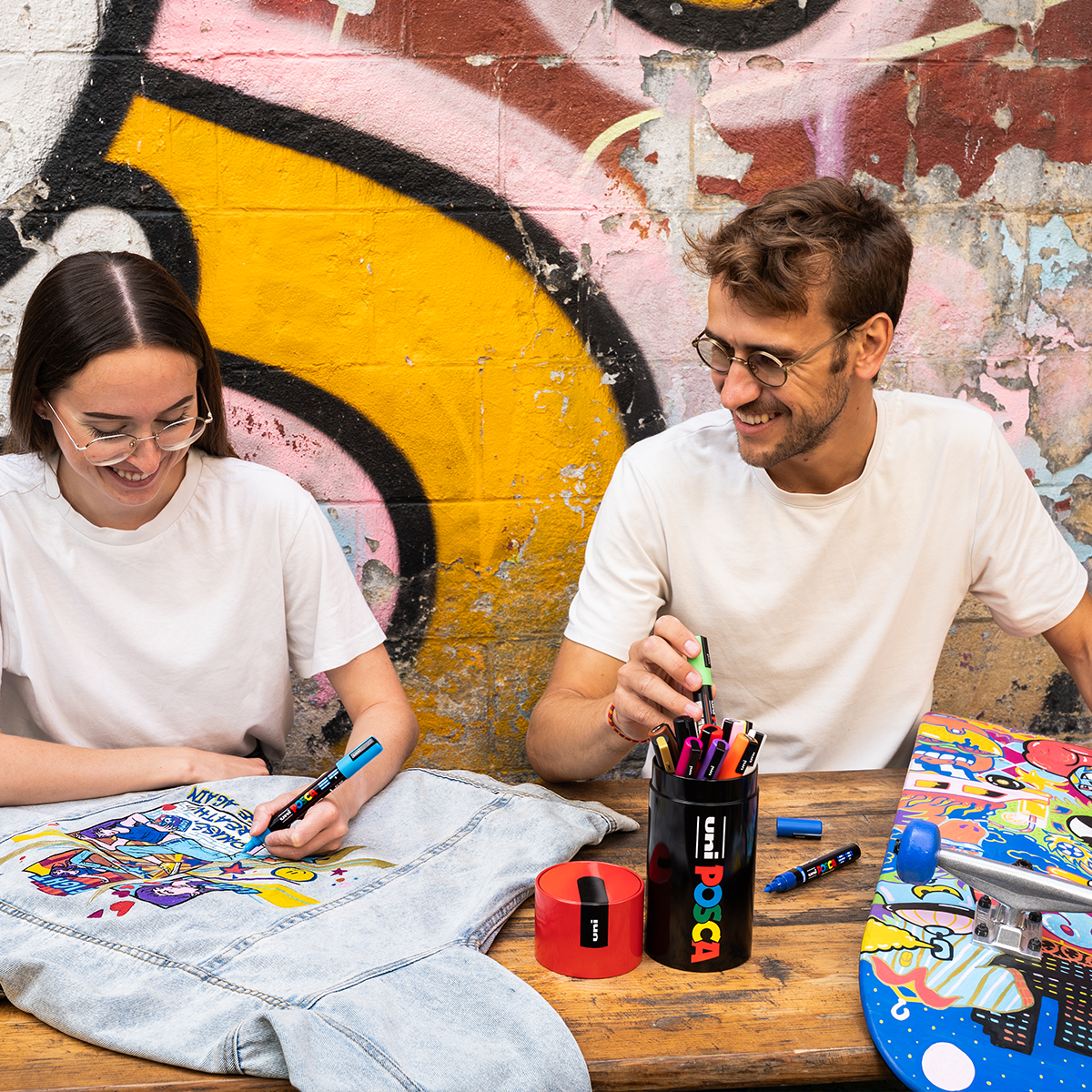 Posca kombinovaná sada popisovačů v plechové dóze – 13 ks (PC-3M, PC-5M, PC-5BR)