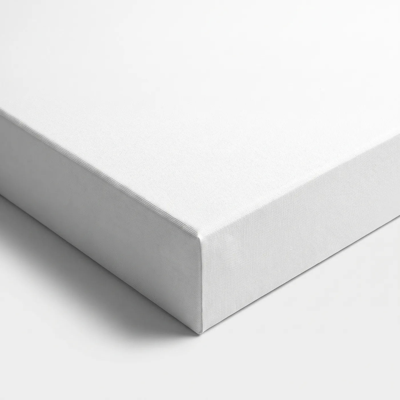 Roh plátna 3D zepředu — bílý, dvojitě našepsovaný povrch a bok o hloubce 4 cm